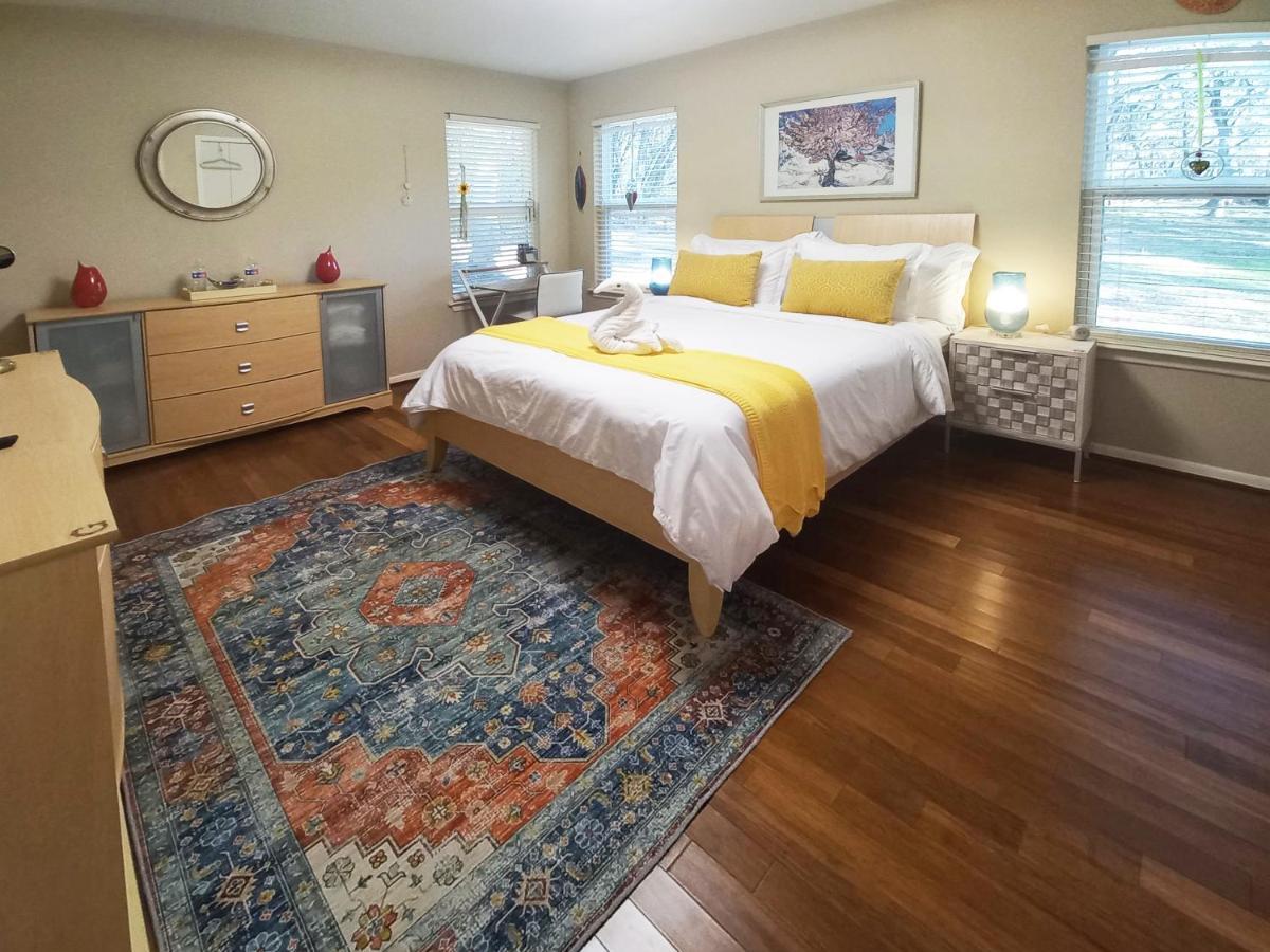 Master Bedroom With King Bed-Free-Wifi-Snack-Parkg In Relaxing Oasis San Marcos Exteriér fotografie