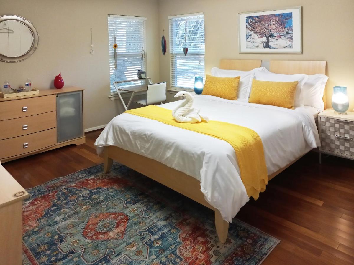 Master Bedroom With King Bed-Free-Wifi-Snack-Parkg In Relaxing Oasis San Marcos Exteriér fotografie